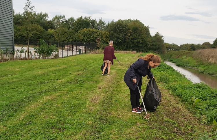 Cromwell Polythene's Litter Pick for the Great British September Clean