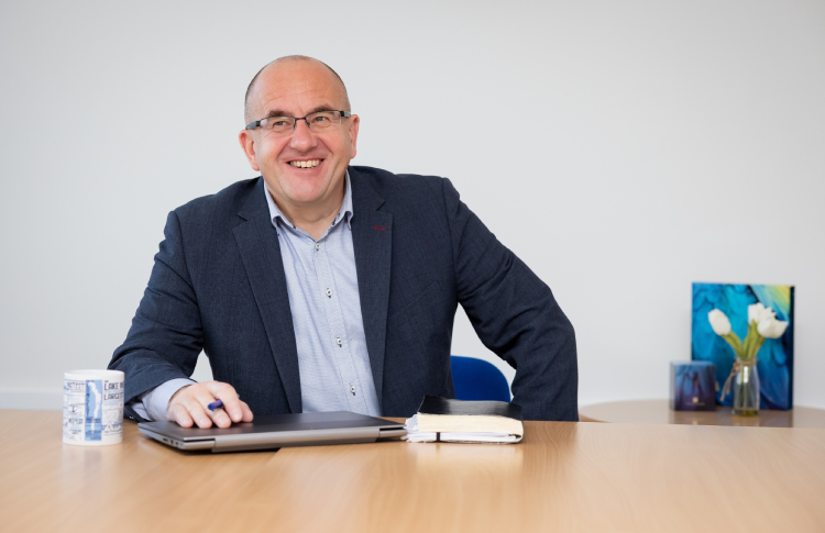 Carl Smith joins forces with Loo of the Year Awards to champion washroom excellence